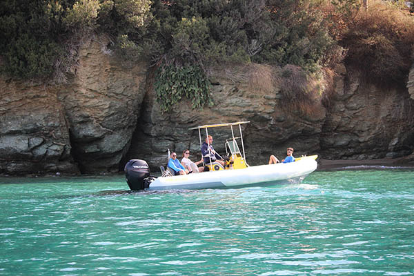 excursii cu barca pe plaje izolate - Ammoudara Heraklion CRETA