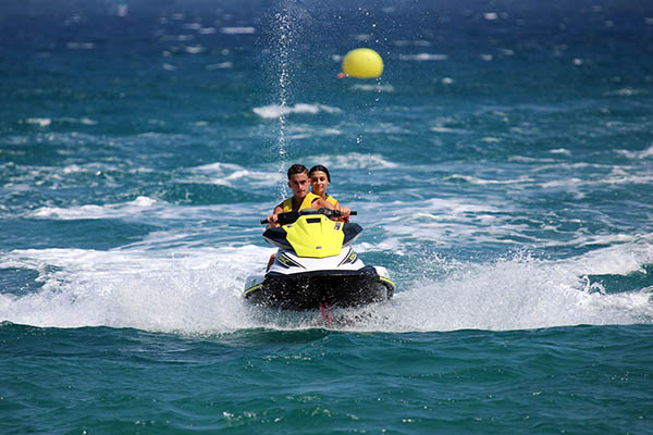 jet ski de închiriat în Ammoudara Heraklion Creta